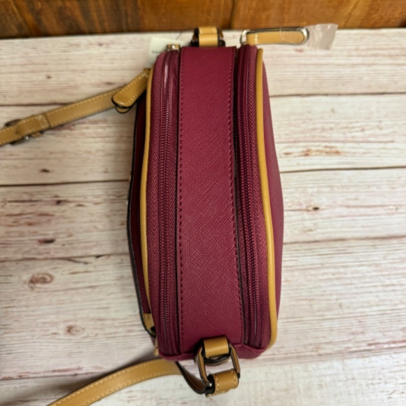 Giani Bernini Saffiano Dome Crossbody - Picture 4 of 5